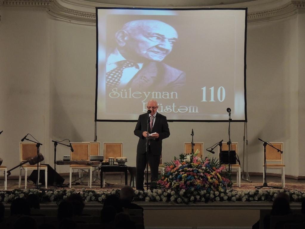 В Баку отметили 110-летие Сулеймана Рустама (ФОТО)