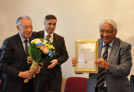 Arif Pashayev awarded with "Golden Badge of Honor"