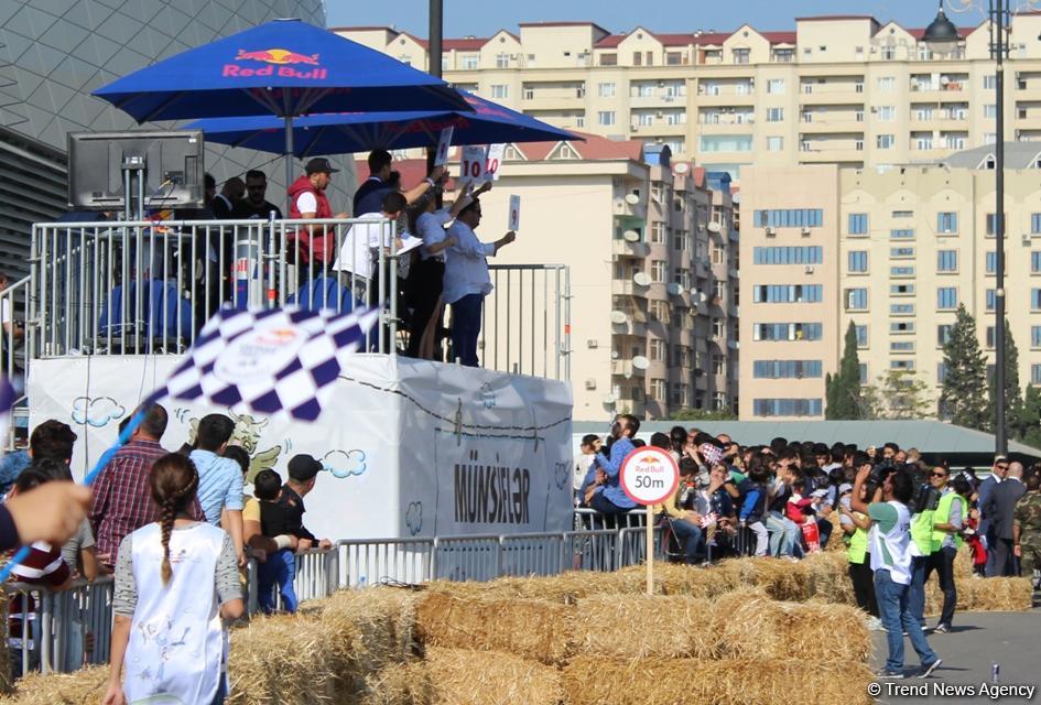 Такого Баку еще не видел! Самые креативные гонки и аварии: репортаж (ФОТО)