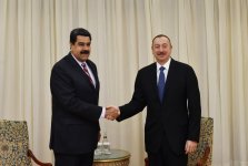 İlham Əliyev Venesuela Prezidenti ilə görüşüb (YENİLƏNİB) (FOTO)