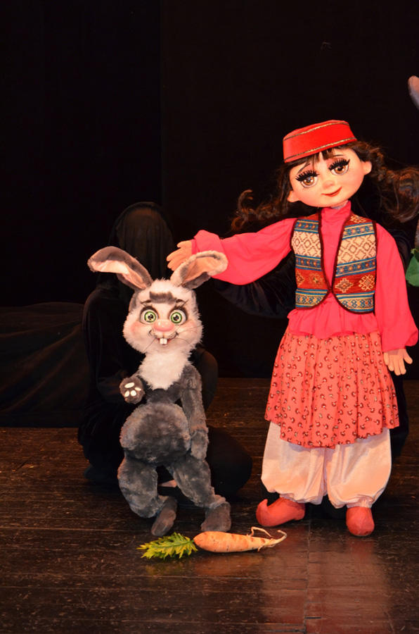 Азербайджанские звезды и куклы "Красной шапочки"  (ФОТО)