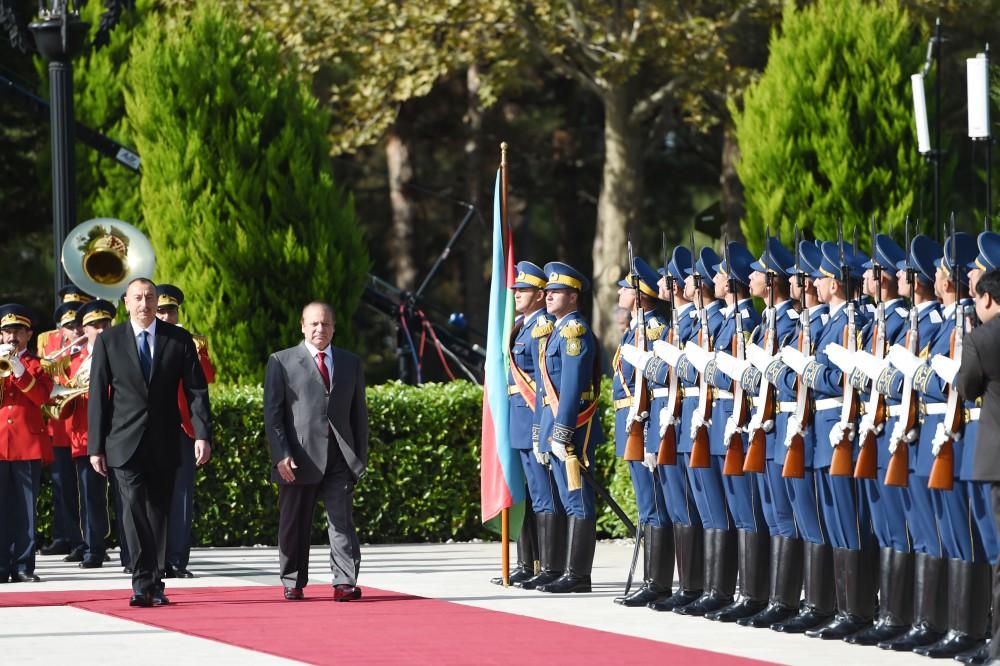 Official welcoming ceremony held for Pakistani PM in Baku