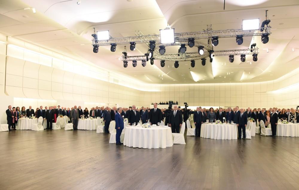 Ilham Aliyev attends reception to mark 25th anniversary of Azerbaijan`s independence  (PHOTO)