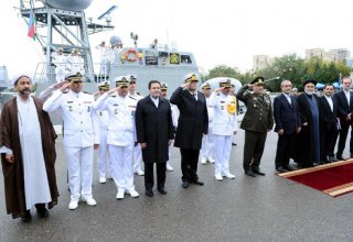 İran hərbi gəmiləri Bakıda (FOTO)
