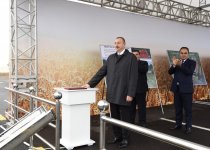 Ilham Aliyev lays foundation of granary of Aghstafa plant (PHOTO)