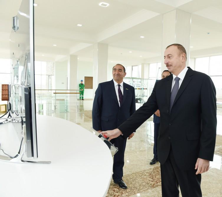 Президент Ильхам Алиев открыл предприятия и тепличный комплекс в промпарке “Karvan-L EKO” в Агстафе  (ФОТО)