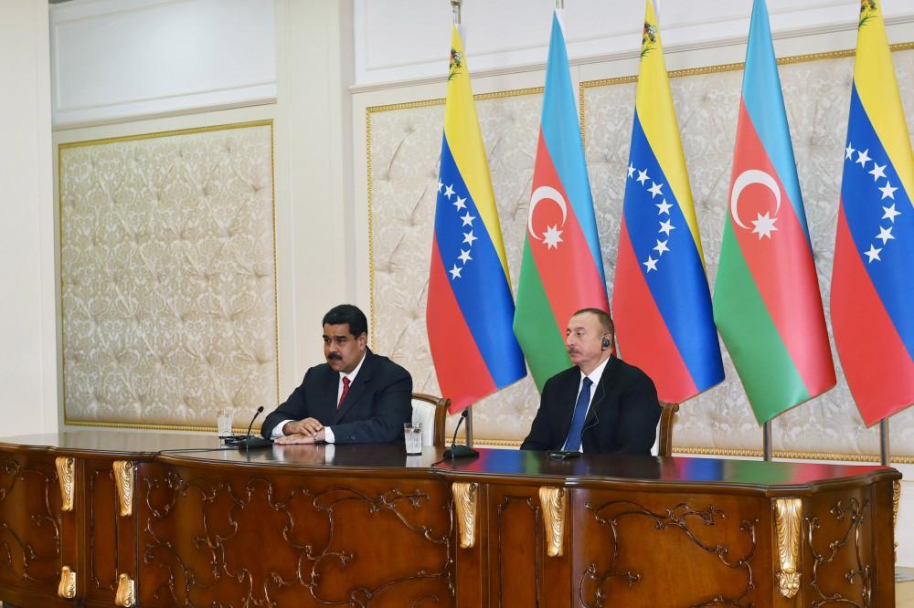 Президенты Азербайджана и Венесуэлы выступили с заявлениями для печати  (ФОТО)