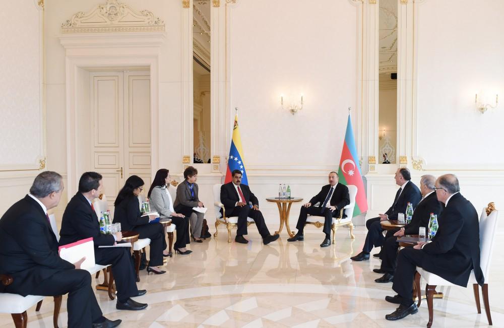 President Aliyev meets Venezuelan president  (PHOTO)