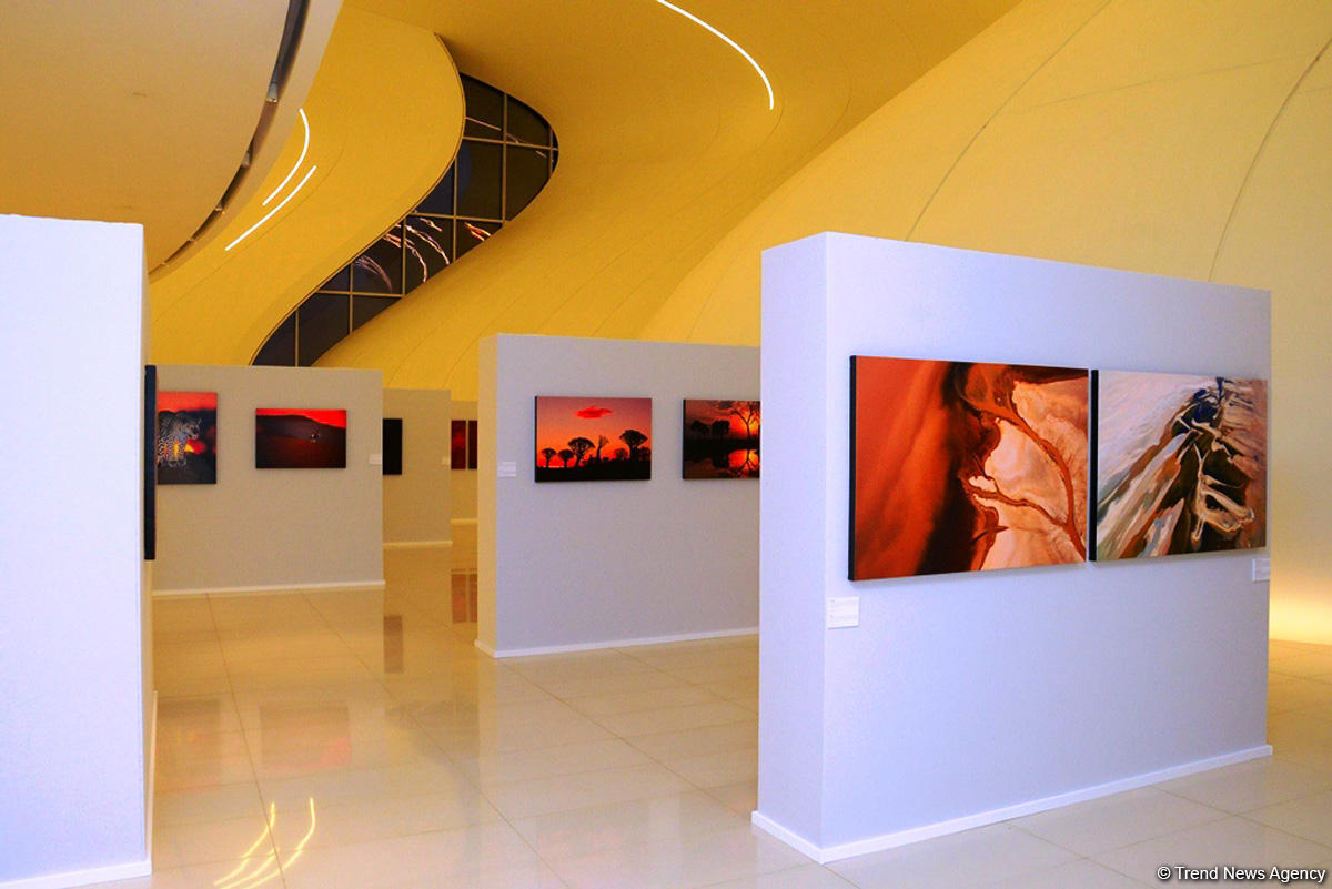 В Центре Гейдара Алиева представлены потрясающие кадры с выставки фотографа-путешественника Тео Аллофса  "Неизведанная Африка" (ФОТО)