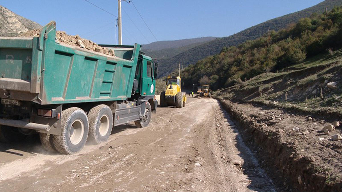 Goranboy-Yuxarı Ağcakənd avtomobil yolu yenidən qurulur (VİDEO/FOTO)