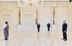 Президент Азербайджана принял верительные грамоты ряда послов (ФОТО)