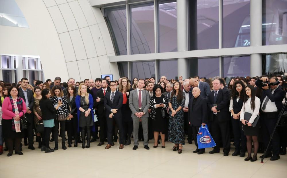 Вице-президент Фонда Гейдара Алиева Лейла Алиева приняла участие в открытии выставки «Воссоздание бытия» (ФОТО)