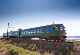 Электропоезда на маршруте Баку-Бакиханов работать не будут