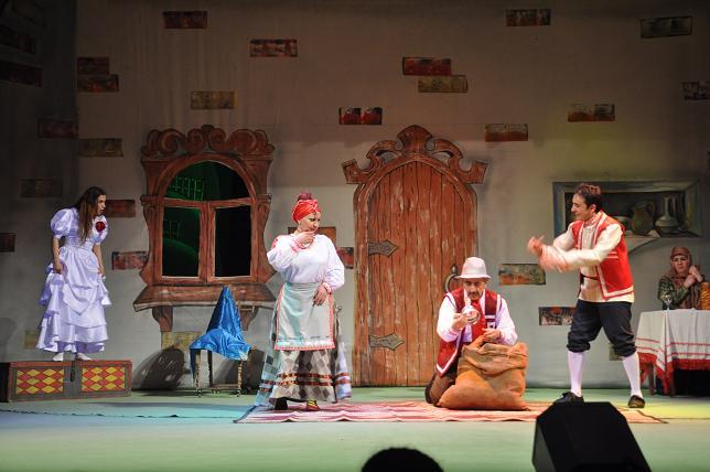 Азербайджанский театр едет в Россию (ФОТО)