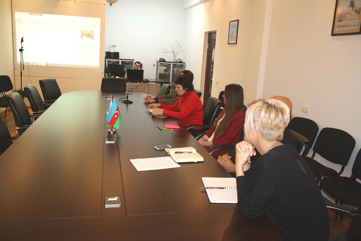Русисты из Баку приняли участие в дистанционном семинаре (ФОТО)