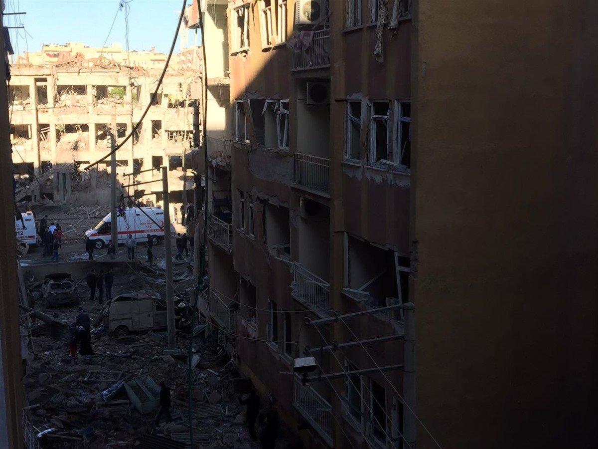 Diyarbakır Bağlar'da patlama: 8 ölü, 100'den fazla yaralı