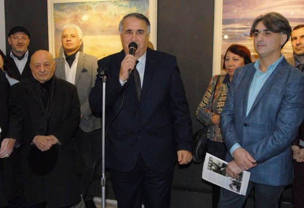 В Баку открылась выставка внука Мамеда Эмина Расулзаде (ФОТО)