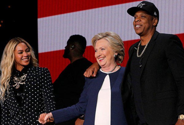 Клинтон приняла участие в концерте Бейонсе в свою поддержку