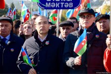 В Баку состоялось шествие, посвященное Дню Государственного флага   (ФОТО)