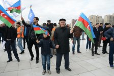 Arzu Əliyeva Azərbaycan Avtomobil Federasiyasının təşkil etdiyi klassik avtomobillərin yürüşündə iştirak edib (FOTO)