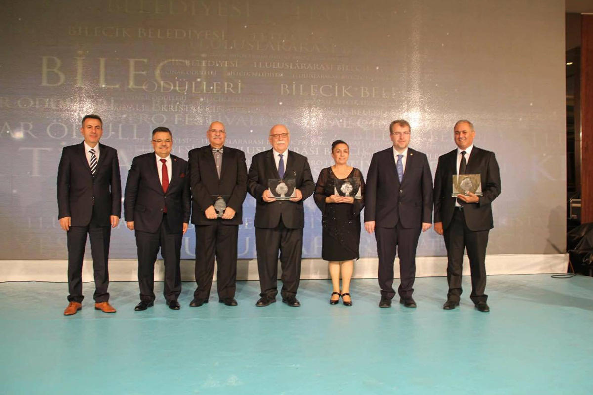 Директор Бакинского детского театра награжден в Турции (ФОТО)