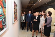 Первая леди Мехрибан Алиева приняла участие в открытии выставки «Созвездие Абшерона. Азербайджанские художники 1960-1980-х годов» в Москве (ФОТО)