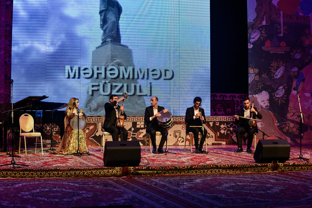 Волшебный вечер в Баку: "Газель является изящным цветком, сорванным из сада любви, отражающим силу и мощь Творца" (ФОТО)