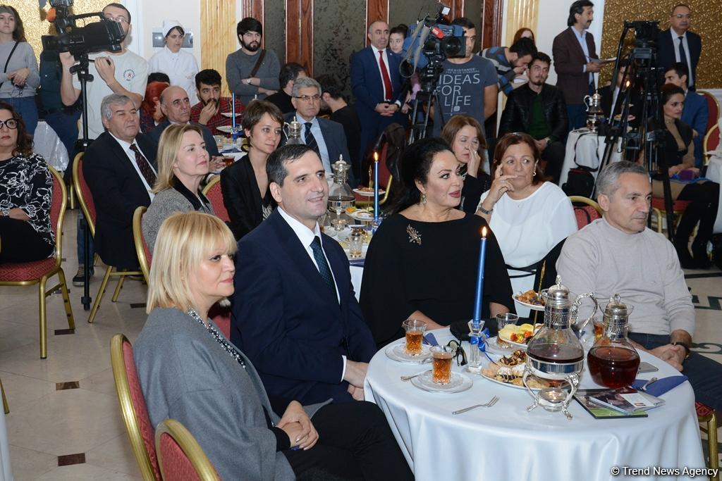 Azerbaycan'da Türkan Şoray'a "Avrasya Efsanesi" ödülü verildi (Fotoğraf)