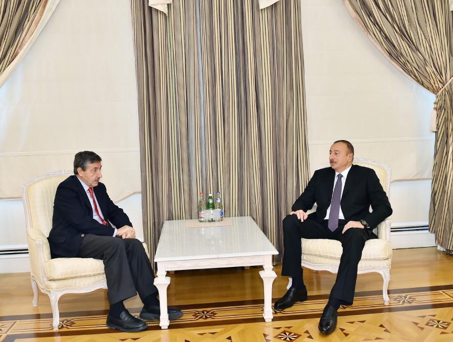 Ilham Aliyev meets heads of Int'l, European canoe federations