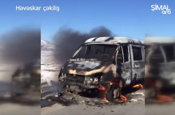 Azərbaycanlı futbolçuları daşıyan avtobus külə döndü (FOTO/VİDEO)