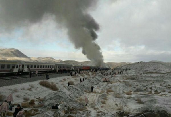 В Иране поезд сошел с рельсов, 40 раненых