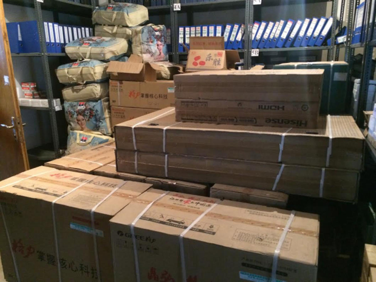 В Азербайджане на таможне задержаны привезенные из Китая контрабандным путем бытовые товары (ФОТО)