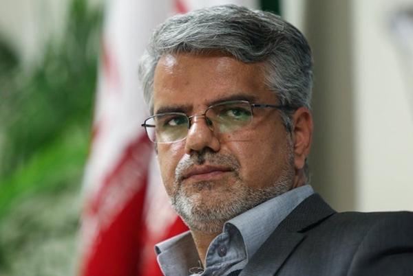 Полиция Ирана пытается арестовать парламентария, обвинившего суд в коррупции