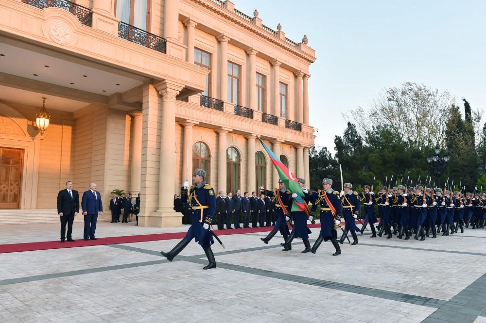 Official welcoming ceremony held for Belarus president in Baku (PHOTO)