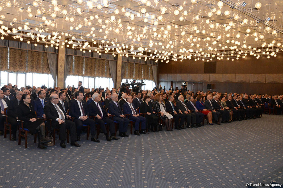 "İlham Əliyev. Prezidentin portreti dəyişikliklər fonunda" kitabının təqdimatı keçirilib (FOTO) (YENİLƏNİB-2)