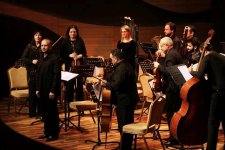 Необычный концерт в Баку: музыканты на сцене и в зале (ФОТО)