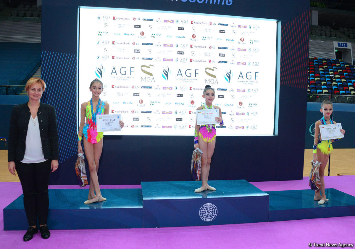 В Баку состоялась церемония награждения призеров XXIII Чемпионата и Первенства Баку по художественной гимнастике(ФОТО)