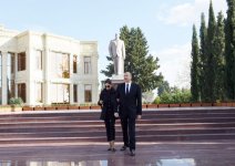Президент Азербайджана и его супруга прибыли в Агдамский район (ФОТО)