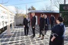 Президент Ильхам Алиев и его супруга ознакомились с ремонтно-восстановительными работами в домах в Тертере, получивших повреждения в результате армянских обстрелов (ФОТО)