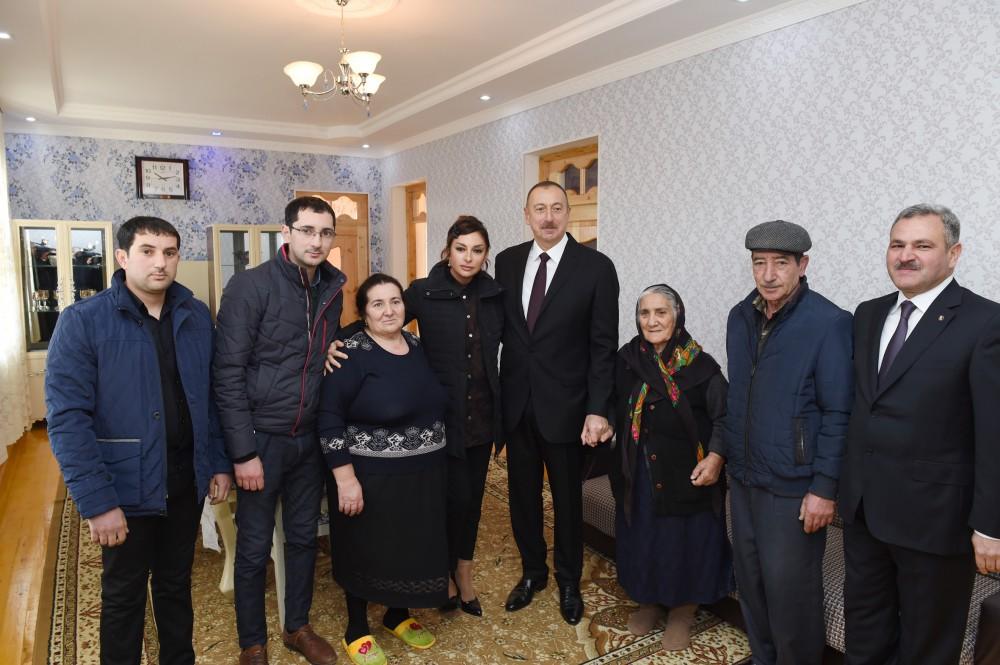 Президент Ильхам Алиев и его супруга ознакомились с ремонтно-восстановительными работами в домах в Тертере, получивших повреждения в результате армянских обстрелов (ФОТО)