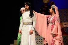 В Баку состоялась премьера спектакля "Лейли и Меджнун" (ФОТО)