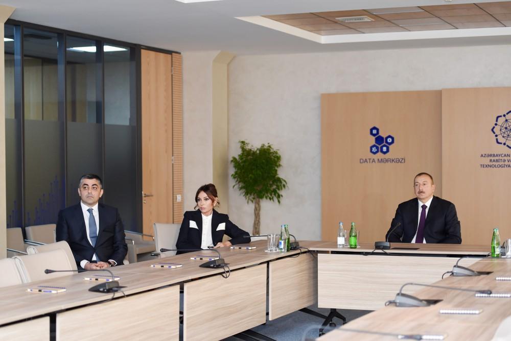 Президент  Азербайджана и его супруга приняли участие в открытии Регионального DATA-центра и Международного коммутационного центра (ФОТО)