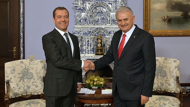 Başbakan Yıldırım, Medvedev ile Halep'i görüştü