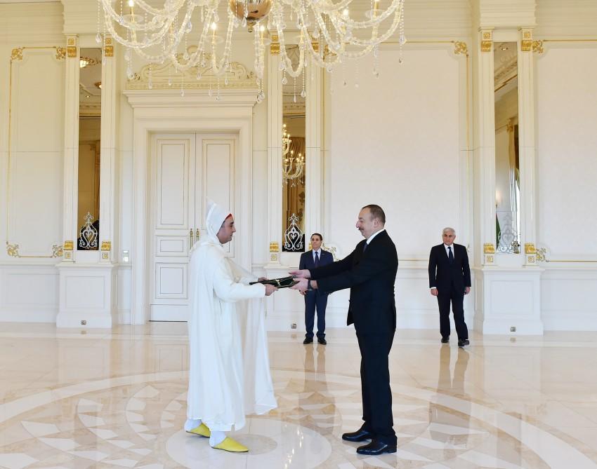 Президент Азербайджана принял верительные грамоты послов Кубы и Марокко (версия 3) (ФОТО)