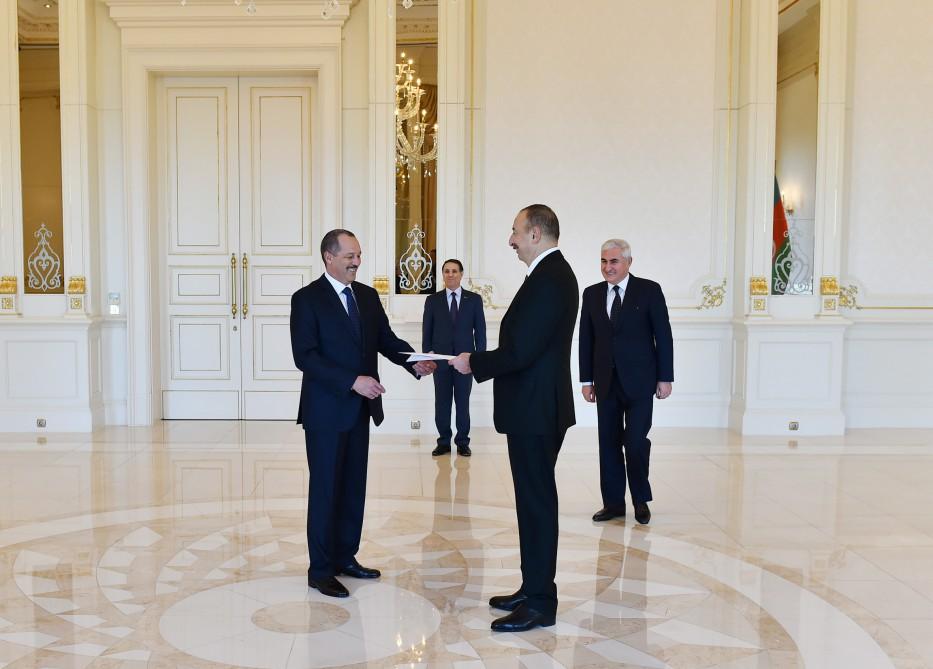 Президент Азербайджана принял верительные грамоты послов Кубы и Марокко (версия 3) (ФОТО)