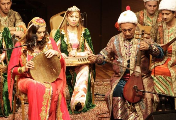 В Азербайджане объединили современные технологии  ХХI века и музыку XIV -XV веков  (ВИДЕО)