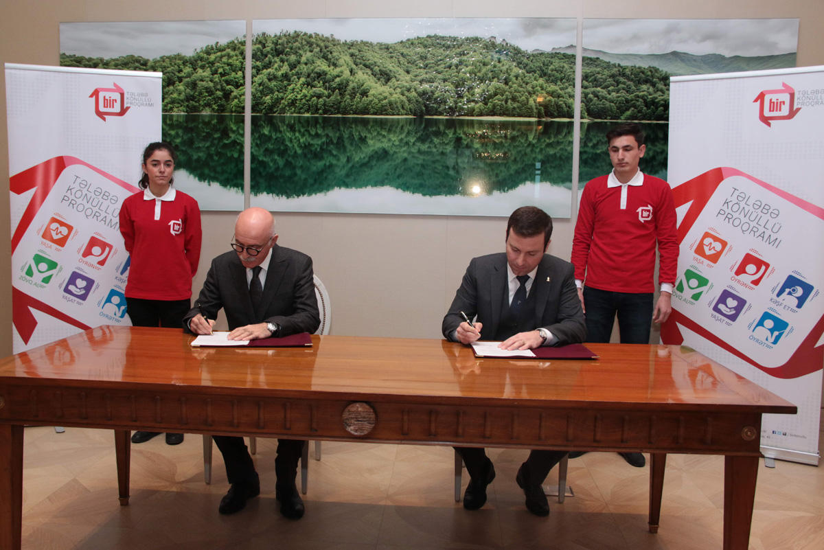 "BİR" Tələbə-Könüllü Proqramı ilə AFFA arasında memorandum imzalandı (FOTO)