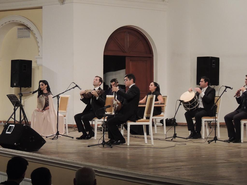 Восторг и аплодисменты: концерт молодых музыкантов в Баку (ФОТО)