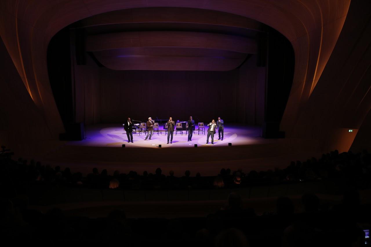 Fenomenal “Take 6” Heydər Əliyev Mərkəzinin səhnəsində a kapellanın hədsiz imkanlarını sərgiləyib (FOTO/VİDEO)