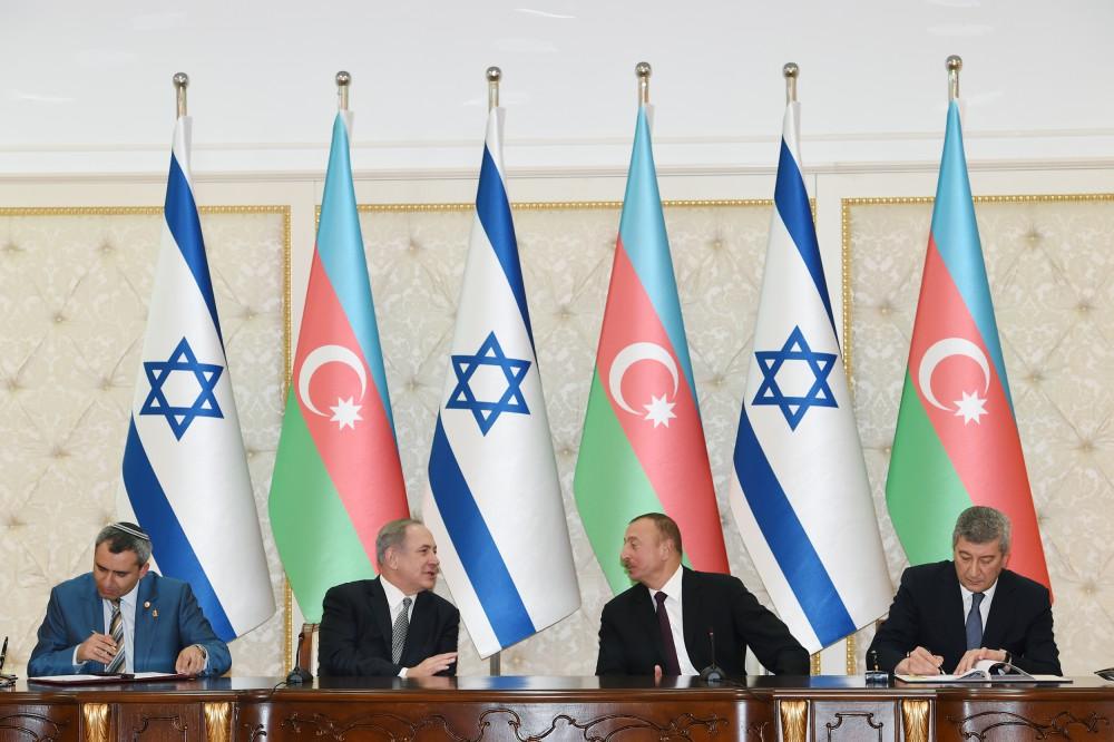 Azerbaijan, Israel sign documents (PHOTO)
